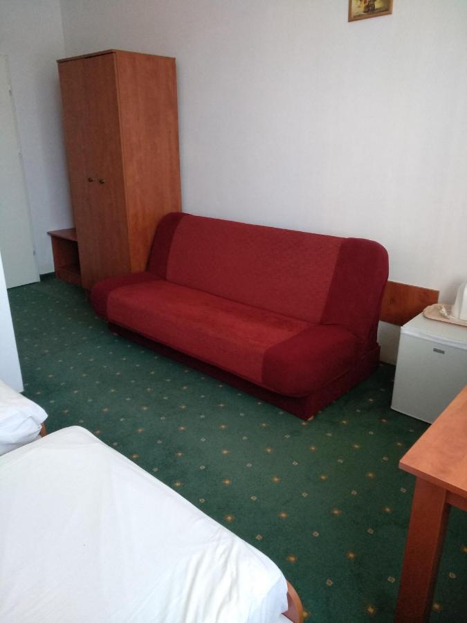 Joda Pokoje Goscinne Rewal Bagian luar foto