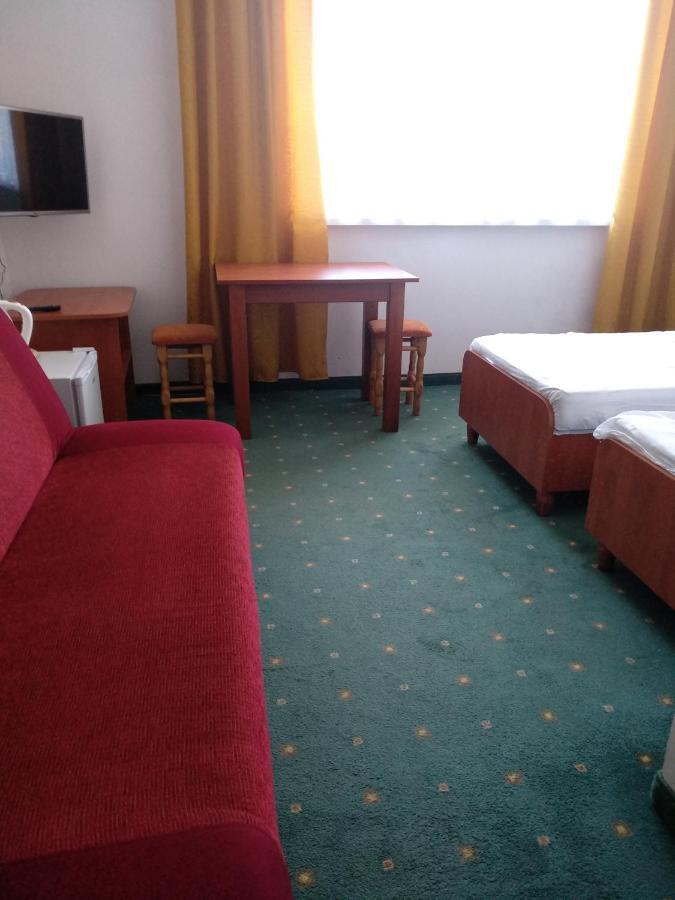 Joda Pokoje Goscinne Rewal Bagian luar foto