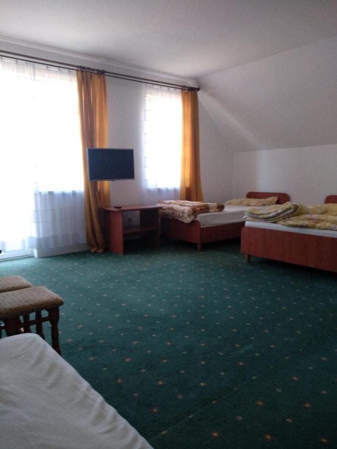 Joda Pokoje Goscinne Rewal Bagian luar foto